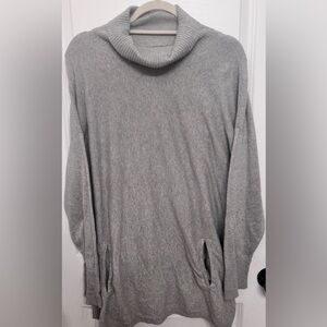Isaac Mizrahi Live 2X Gray Turtleneck Sweater Tunic Pockets Cozy Soft Plus Size